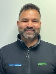 Lisa Shingleton's Instagram, Twitter & Facebook