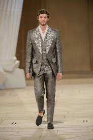 Dolce Gabbana Alta Moda Sartoria Fall Winter 2019 20 Dolce Gabbana Alta Sartoria Autumn Winter 2019 Couture In 2020 Cool Outfits For Men Dolce And Gabbana Man Suit Fashion