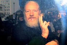 Assange fue espiado como "en una película", dice abogado Garzón