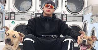 Mais sa carrière sportive pâtit pour le moment de celle qu'il mène dans le rap, sous le pseudo dinor rdt. Football Le Rappeur Dinor Signe Dans Un Club De Serie A