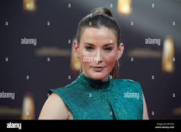 Jeannine MICHAELSEN, Moderatorin, Roter Teppich, Red Carpet Show, Ankunft,  arrival, Verleihung des Deutschen Fernsehpreises, Der Deutsche Fernsehpreis  2023, Deutscher Fernsehpreis 2023 in den MMC Studios Koeln, am 28.09.2023.  *** Jeannine MICHAELSEN ... HD phone wallpaper