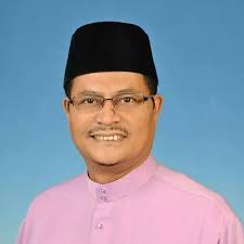 Datuk ustaz mohd kazim elias (lahir 28 november 1972) ialah seorang penceramah bebas dan personaliti media malaysia. Ustaz Dato Haji Mohd Najmuddin Elias Al Hafiz Facebook