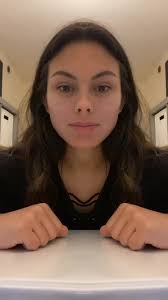 Trend Mit Dem Mittelfinger Im Spiegel