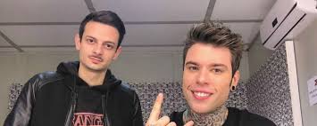 Ieri, rovazzi è stato ospite in collegamento a vieni da me e ha raccontato la sua quarantena in compagnia della fidanzata karen. Fedez E Fabio Rovazzi Ai Ferri Corti Hanno Smesso Di Seguirsi Sui Social Tvzap