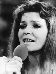 K-Retro: Monsterlåt: Manuelas "Mama" eller Musik över Gränserna