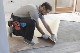 How To Remove Vinyl Flooring In 2020 Vinyl Flooring Contractors Home Improvement Contractors