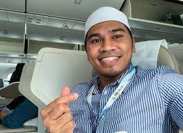 Nampaknya isu kontroversi keretakan rumahtangga pu abu ni masih lagi belum berpenghujung, lepas isu berkenaan dengan kenyataan dia menikah di luar negara, dia ada tampil berikan respon bahawa. Netizen Meluat Pu Abu Kongsi Kisah Pikat Hana Azraa