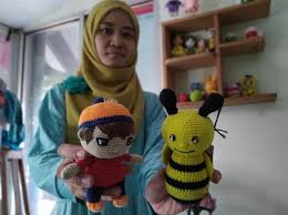 Cara membaca pola rajutan jepang. Lebih Dekat Dengan Komunitas Perajin Boneka Rajut Khas Jepang Kumparan Com