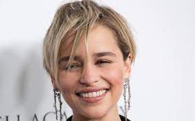 Her father is a theatre sound engineer and her mother. Game Of Thrones Star Emilia Clarke Spendenflut Von Fans