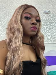 Do I resemble Mena Suvari or Heather Graham?