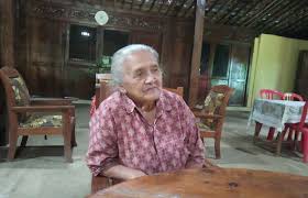 Download lagu sudirman dalam kenangan (5.20 mb) mp3 dan video mp4 gratis di planet ada 20 gudang lagu sudirman dalam kenangan terbaru, klik salah satu untuk download lagu mudah dan cepat. Suwarni Saksi Hidup Perjuangan Jenderal Sudirman Di Tokawi