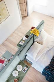 Viele schubladen und ein schrank. Betten Schreibtisch Im Schlafzimmer Raumteiler Schlafzimmer Einrichten