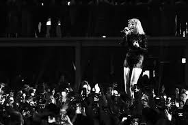 Search, discover and share your favorite taylor swift black and white gifs. Taylor Swift Threatens To Sue Blogger Who Connected Her To White Supremacists Ars Technica