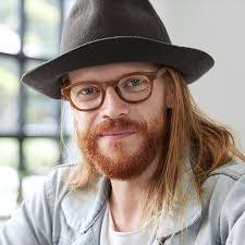 Tom Agee's Instagram, Twitter & Facebook