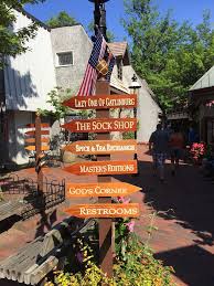 Which Way Would You Choose To Go At The Village In Gatlinburg Gatlinburg Hotels Gatlinburg Hotels In Gatlinburg Tn