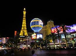 Las Vegas Hotels Mgm Grand Vs Paris Vs Planet Hollywood Man Vs World