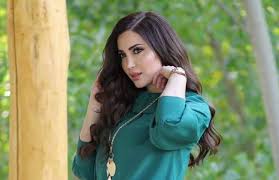 كشفت الفنانة نسرين طافش، عن مواصفات فتى أحلامها من خلال ردها على أسئلة متابعيها الجدير بالذكر أن آخر أعمال الفنانة نسرين طافش، مسلسل المداح الذي عرض في شهر رمضان. Ù†Ø³Ø±ÙŠÙ† Ø·Ø§ÙØ´ ØªÙˆØ¯Ø¹ Ø§Ù„Ù…Ø¯Ø§Ø­ Ù…Ù†ØªØµÙ Ø´Ù‡Ø± Ø±Ù…Ø¶Ø§Ù† Ø¨ÙˆØ§Ø¨Ø© Ø§Ù„Ø£Ù‡Ø±Ø§Ù…