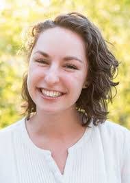 Elizabeth Lund's Instagram, Twitter & Facebook