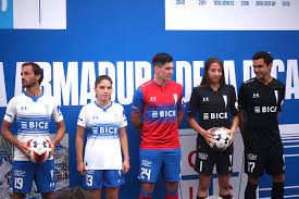 Camiseta de futbol pegada a la piel sin apretar, la tela es tricot tejida la cual es suave y cómoda. La Uc Estrena Nueva Camiseta Con Un Innovador Diseno La Tercera