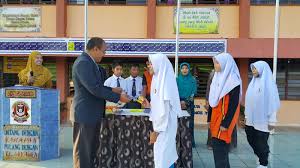 Kepuasan melihat kemajuan murid merupakan hal yang tak ternilai. Wargasmklk 2016