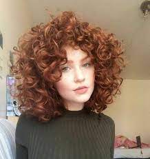 Kurze Lockige Haare Haben So Viele Profis Neue Frisuren Kurze Lockige Haare Haben So Viele Profis Hair Styles Curly Hair Styles Curly Hair Styles Naturally