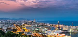 Des portefaix transportent des colis et des marchandises en traversant la passerelle, tandis que la vapeur sort par. Guide Touristique De Barcelone 2021 Par Les Specialistes De Itourisme