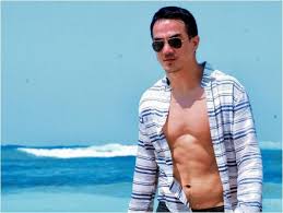 He was exposed to martial arts at an early age. 5 Inspirasi Gaya Berpakaian Joe Taslim Tokopedia Blog