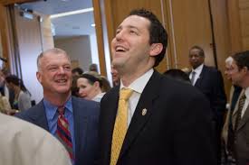 Former Valpo star Bryce Drew takes over for father to become program's 21st  coach