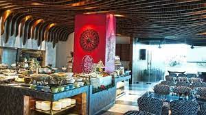 The indoor dining hall showcases ala minute cooking by chefs alongside the buffet counter whereas, the outdoor dining area has a nice roof top view of the skyline. Kitchen Art Brasserie Empire Hotel Subang Discounts Up To 50 Eatigo