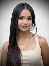 Francisca Robertson's Instagram, Twitter & Facebook