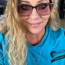 Im looking for raw honey comb does anyone know where to get it fresh comb  to table?