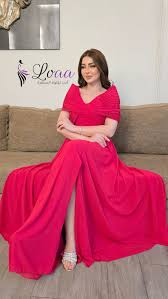 فستان بتصميم الكتف المكشوف والطيات الأنيقة باللون الأحمر الملكي - Loaa  Fashion - لؤى فاشن