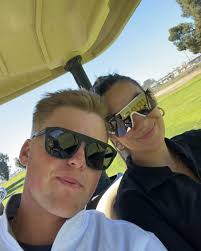 loving life with you🩶