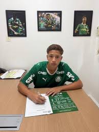 Jovem de S&atilde;o Jos&eacute; dos Quatro Marcos assina contrato com o Palmeiras - Popular Online