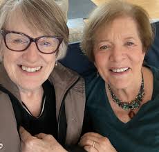 How much you supposed to send a female for lunch⁉️