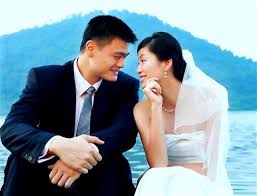 The yao ming foundation was established in june of 2008 by international nba star yao ming in response to the devastating 8.0 earthquake in sichuan province, china on may 12, 2008. Yao Ming Die Nachste Ming Dynastie Olympia Gesichter Faz