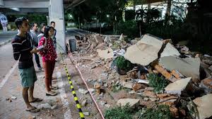 Wikimedia commons alberga una categoría multimedia sobre terremotos en indonesia. Video Terremoto En Indonesia Cifra De Muertos Ascendio A 82 Y Hay Mas De Un Centenar De Heridos Rpp Noticias