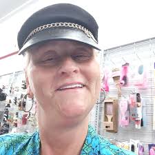 Hello any one know of a fish market or seafood market that sells live  crawfish