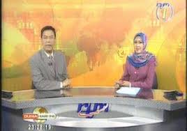 Wanita yang selalu membacakan berita isu jenayah itu telah meng. Wan Chik Daud Pembaca Berita Pertama Buat Permohonan Bertudung Di Kaca Tv Soscili