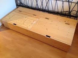 Biete Selbstgebauten Bettkasten Aus Holz Mit Rollen Fur Leichtes Rein Und Rausschieben Unter Dem Rollbarer Bettkasten Aus Ho Bettkasten Kasten Selber Bauen
