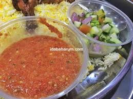 1 1/2 buah tomat, 2 tangkai daun ketumbar, 5 biji cabe rawit, 2 batang cabe merah besar, 2 siung bawang putih, 1 sdm cuka, 1 sdt garam, 1 sdm feta cheese, 1 sdm air perahan lemon atau jeruk nipis. Resepi Sambal Nasi Arab Sedap