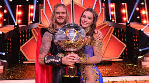 14 celebrities attendees will soon be swirling across our screens. Let S Dance Rurik Gislason Und Renata Lusin Sind Die Sieger Die Besten Bilder Des Finales Stern De