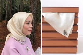 It's impossible for me to choose a favourite duck scarf range because i adore them all! Buy Duck Scarf Online With A Reserve Price Up To 79 Off