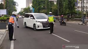 Jun 19, 2021 · ganjil genap ppkm level 3, pelanggar terbanyak di jalan hr rasuna said ganjil genap di 3 ruas jalan, polda metro jaya kerahkan 300 personel gabungan ganjil genap perdana di jalan hr rasuna said, banyak kendaraan diputarbalikkan ganjil genap jalan hr rasuna said dimulai hari ini, simak aturan lengkapnya zikir pagi amalan sunah, senin (30/8/2021) Sistem Ganjil Genap Kota Bandung Saat Ppkm Level 4 Diperpanjang Buat Jalan Lebih Sepi