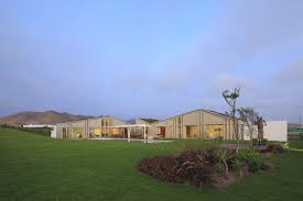 Gallery Of Mw House Riofrio Rodrigo 9 L Shaped House House Desert Hills