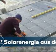 RECYCELT UND BEGEHBAR: Die Solaranlage 2.0 ist ein Gehweg