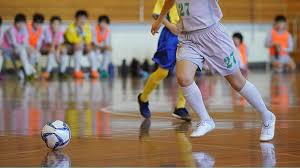 Futsal memiliki peraturan tersendiri dibandingkan sepakbola, semua peraturan permainan futsal sudah disepakati dan diatur tersendiri oleh fifa. 7 Peraturan Futsal Yang Penting Untuk Dipelajari Sebelum Bermain
