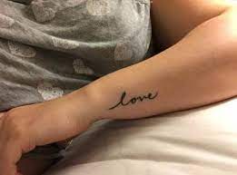 31 Trendy Tattoo Wrist Word Mom Wrist Tattoos Words Love Wrist Tattoo Side Wrist Tattoos