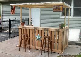 I Made A Backyard Bar Out Of Pallets Diy Outdoor Bar Pallet Bar Diy Pallet Furniture Outdoor