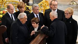 Er war von 1974 bis 1982 der fünfte bundeskanzler der bundesrepublik deutschland. Bewegender Abschied Von Helmut Schmidt Ndr De Nachrichten Hamburg